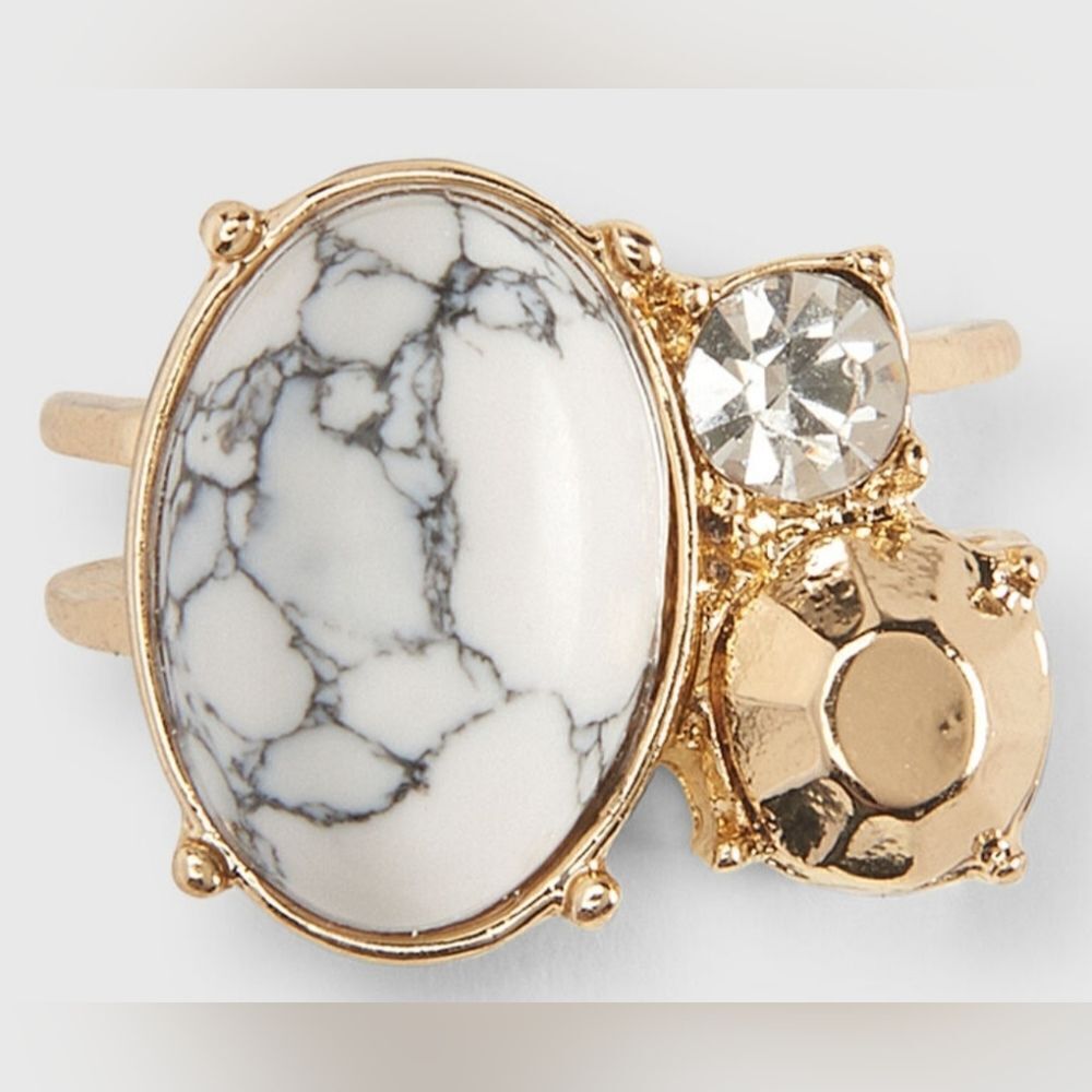 NWT Aeropostale Gold & White Ring
